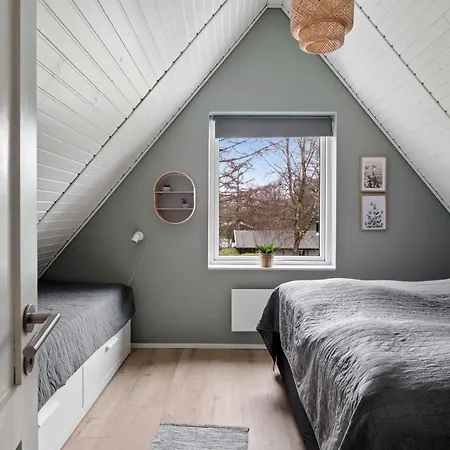 Semesterbostad With Sauna And Hot Tub *