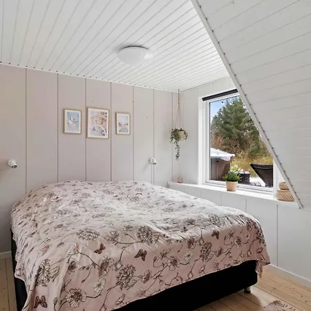 With Sauna And Hot Tub Holiday home Farso